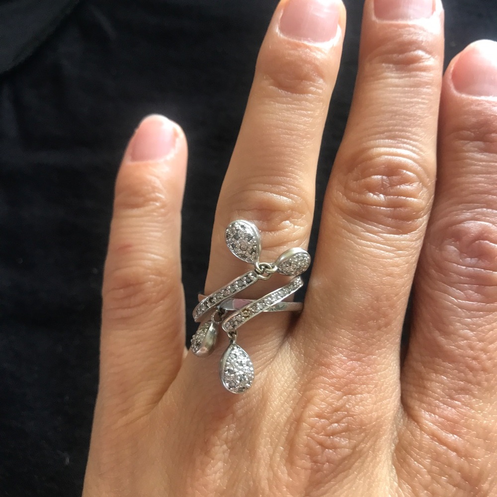 Set of earrings and ring.white gold and diamonds. - Picture 7 of 8